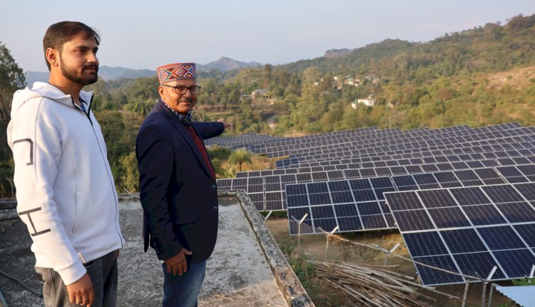 आत्मनिर्भरता: सौर उर्जा से मिला स्वरोजगार का नया उजाला     देशराज सोलर प्लांट से प्रतिमाह कमा रहे 4 से 5 लाख