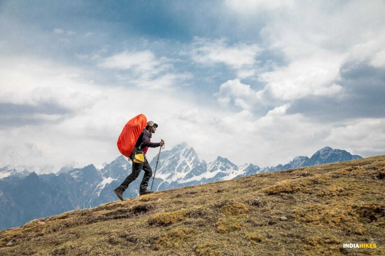 ट्रैकिंग के आदेशों की अवमानना पर चार गाइड्स पर मामला दर्ज.  ऊपरी क्षेत्रों की सभी ट्रैकिंग गतिविधियों को किया है प्रतिबंधित