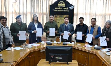 जिला प्रशासन के अन्य अधिकारियों और साधन संपन्न लोगों से सब्सिडी छोड़ने का किया आग्रह