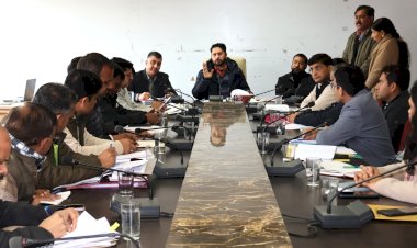 उपायुक्त अपूर्व देवगन ने एफसीए के 81 मामलों की समीक्षा की