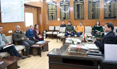 स्टॉक होल्डिंग से संबंधित समीक्षा बैठक आयोजित, उपायुक्त ने की अध्यक्षता