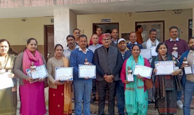 टौणी देवी की 12 टीबी मुक्त पंचायतों के प्रधानों को किया सम्मानित