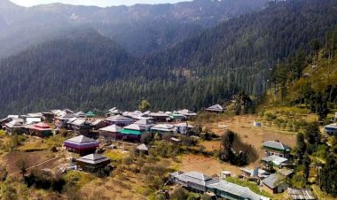 आजादी के 77 वर्षों बाद बंजार के दूर दराज गांव गरूली में पहुंची सड़क।