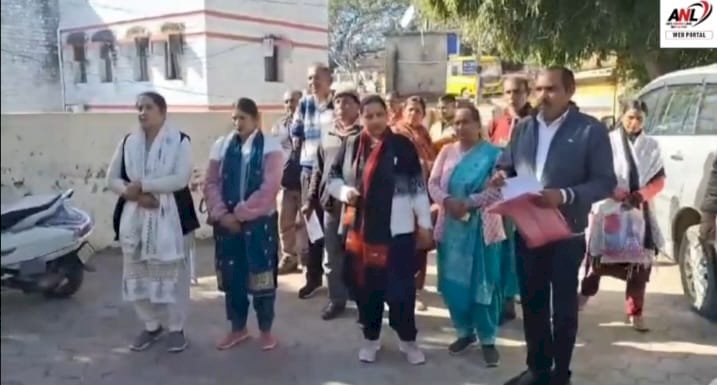 अवैध खनन से परेशान सेनवाला मुबारिकपुर पंचायत के लोग,  जिला खनन अधिकारी से की मुलाकात