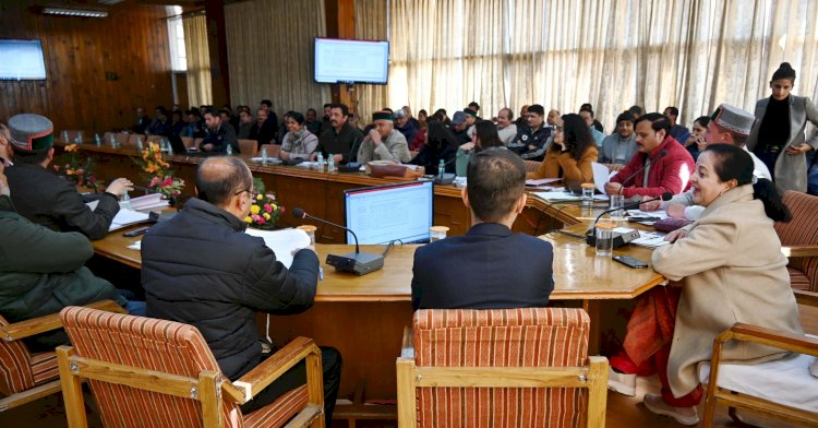 जनकल्याण से संबंधित कार्यों को गंभीरता से लें अधिकारी - चंद्रप्रभा नेगी