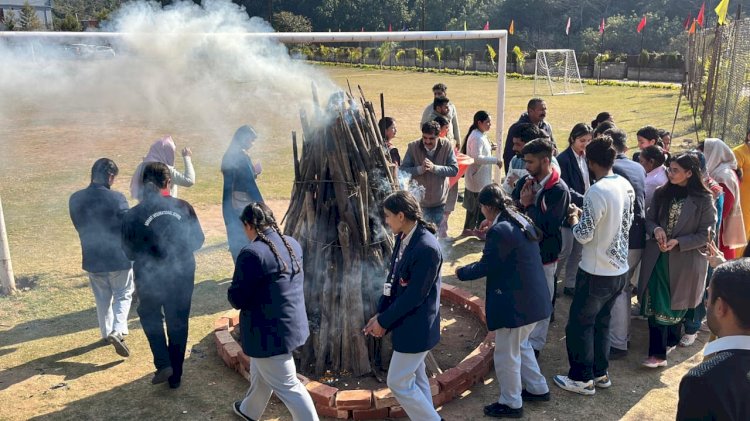 अरिहंत इंटरनेशनल विद्यालय में मकर संक्रान्ति तथा लोहड़ी के पर्व धूम