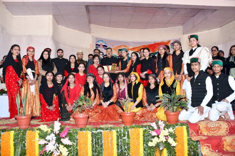 राजेश धर्माणी ने विभिन्न क्षेत्रों में उत्कृष्ट प्रदर्शन करने वाली विभूतियों को किया सम्मानित