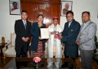 निर्वासित तिब्बती संसद के सांसदों ने राज्यपाल से भेंट की