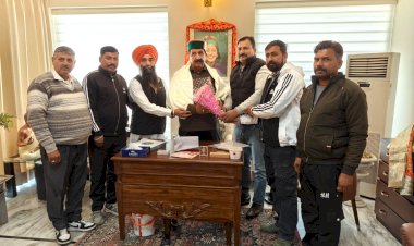 उप मुख्यमंत्री मुकेश अग्निहोत्री से मिला चालक-परिचालक महासंघ ऊना