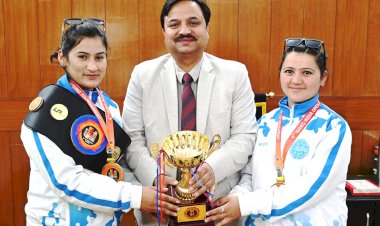 अंतराष्ट्रीय किक बाक्सिंग टूर्नामेंट में चिढ़गांव की बेटियों ने हासिल किया स्वर्ण पदक