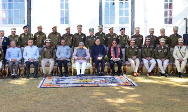 राज्यपाल ने पुलिस, होमगार्ड और सिविल डिफेंस के 76 पुरस्कार विजेताओं को सम्मानित किया