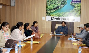 जिला में चयनित होगा सौर मॉडल गांव : विवेक शर्मा