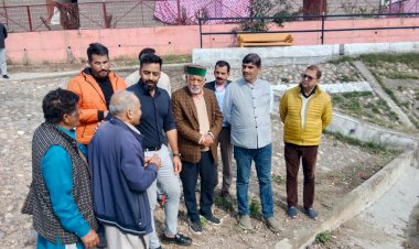 उपायुक्त ने जवाहर नवोदय विद्यालय पेखूबेला का किया औचक निरीक्षण, परीक्षा केंद्र और मरम्मत कार्यों का लिया जायजा