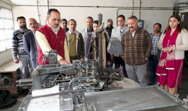 मुद्रण एवं लेखन सामग्री विभाग को आधुनिक मशीनें उपलब्ध करवाई जाएंगी: रोहित ठाकुर