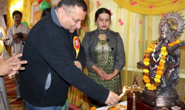 विधानसभा उपाध्यक्ष ने होनहार बच्चों को किया सम्मानित