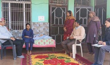 अप्लास्टिक एनीमिया से पीड़ित लड़की के घर पहुंचे एसडीएम बीपीएल परिवार की लड़की के इलाज के लिए लाखों रुपये की आवश्यकता