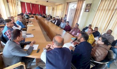 एसडीएम ने मैड़ी मेले में सुरक्षा और व्यवस्था प्रबंधों को लेकर की समीक्षा बैठक