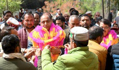 भाजपा में ही आम परिवार से निकला हुआ व्यक्ति भी बन सकता है प्रधानमंत्री   कार्यकर्ता के बिना पार्टी कुछ भी नहीं, कार्यकर्ताओं को आगे बढ़ाती है भाजपा: जयराम ठाकुर