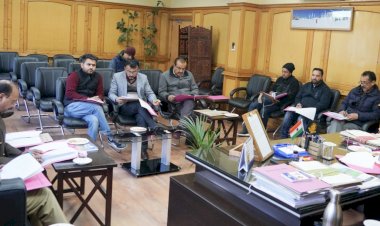 जिला के अधिसूचित/विलय विद्यालयों के भवन पर बैठक का आयोजन