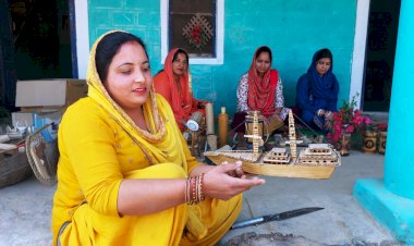 अजय ने बांस के सुंदर सामान से पाई जीवन में सफलता की सजावट