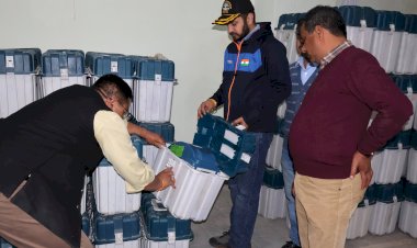 जिला निर्वाचन अधिकारी ने त्रैमासिक ईवीएम और वीवीपैट भंडार कक्ष का निरीक्षण किया