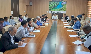 सिरमौर में 62 पीड़ितों को 53 लाख 95 हजार की राहत राशि वितरित -उपायुक्त
