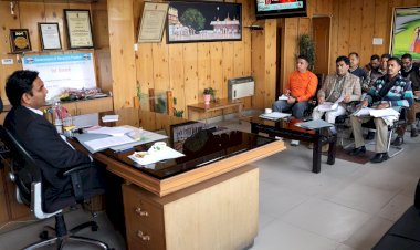 डिपुओं में खाद्यान्न वस्तुओं की गुणवत्ता का रखें विशेष ध्यान: डीसी