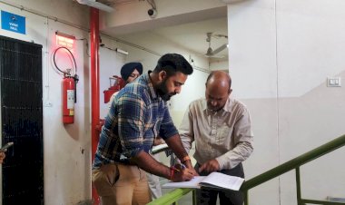 उपायुक्त ने ईवीएम और वीवीपैट मशीनों के वेयर हाउस का किया त्रैमासिक निरीक्षण