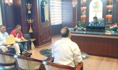 उपायुक्त का कारीगरों  के सशक्तिकरण पर जोर