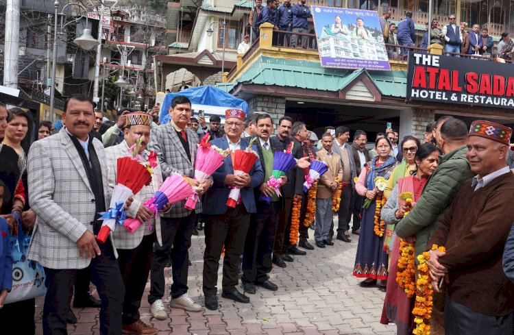 सरकारी स्कूलों के शिक्षक अपने बच्चों को सरकारी स्कूलों में पढ़ाकर बच्चों को बेहतरीन शिक्षा देने के लिए प्रतिबद्धता दिखाए-सुंदर सिंह ठाकुर