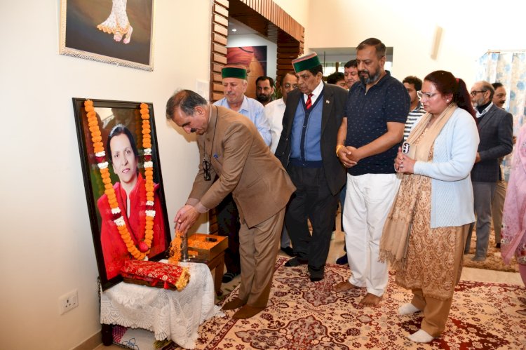 मुख्यमंत्री ने वरिष्ठ कांग्रेस नेता की धर्मपत्नी के निधन पर शोक व्यक्त किया