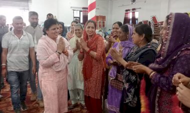 जनसमस्याओं के समाधान के लिए म्योल व दरकाटा पहुंची कमलेश ठाकुर बोली... लोगों की समस्याओं दूर कर गांवों का विकास उनकी प्राथमिकता