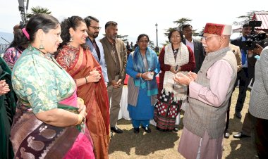 राजभवन में फलहार ग्रहण कार्यक्रम आयोजित