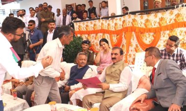 मुख्यमंत्री ने जिला सिरमौर के गांव दाड़ो देवरिया में सुनी जनसमस्याएं