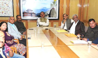 मुख्यमंत्री ने शिमला के सब्जी मंडी क्षेत्र में भव्य नए परिसर की निर्माण योजना की समीक्षा की