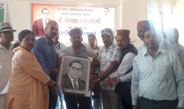 शाहपुर में केवल पठानिया ने किए डॉ. आम्बेडकर को श्रद्धासुमन अर्पित