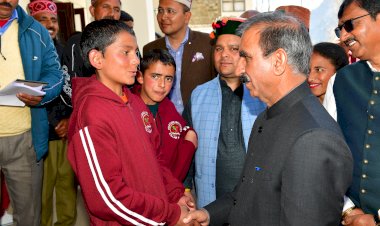 मुख्यमंत्री ने बालिका आश्रम किलाड़ का किया दौरा