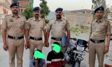 2.066 किलोग्राम गांजा पकड़ा, मोटर साइकिल पर जा रहे दो युवक धरे.