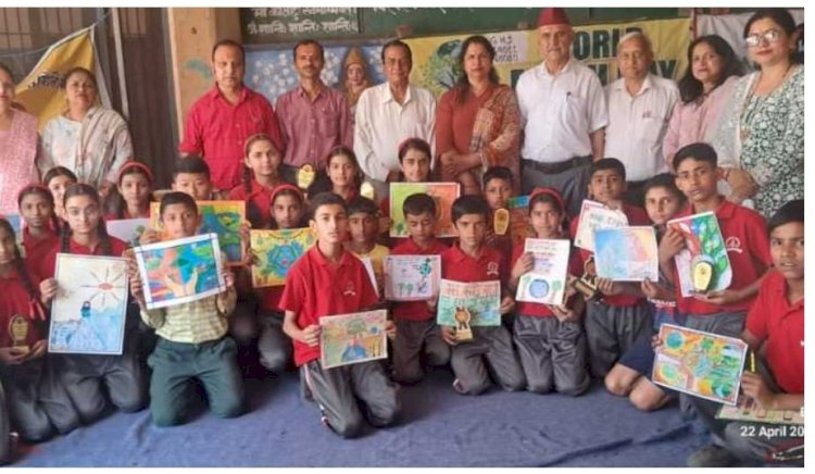 कैंट स्कूल में मनाया पृथ्वी दिवस, हिमजन मंच ने बांटे पुरस्कार