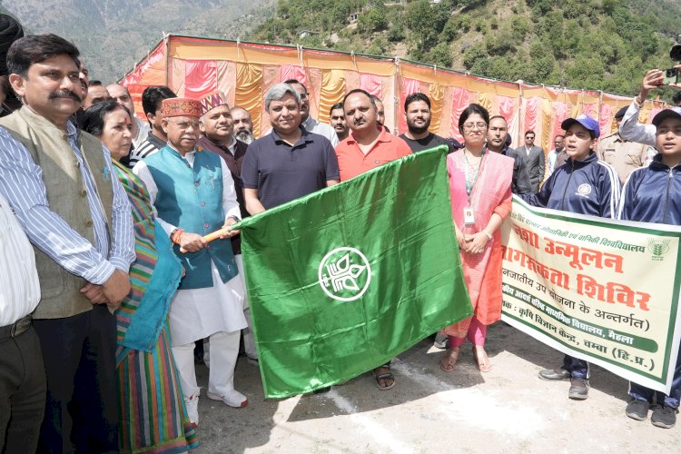 राज्यपाल ने चम्बा में नशामुक्त जन जागरण रैली को हरी झंडी दिखाई