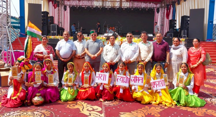 खेलकूद और सांस्कृतिक गतिविधियों का केंद्र बना रहा कांगड़