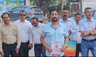 नशे के खिलाफ आदर्श संस्था ने डीसी को सौंपा ज्ञापन, प्रदेश में बढ़ते नशे के प्रचलन पर जताई चिंता