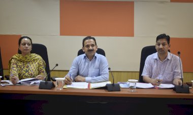 कांगड़ा जिला में 13 केंद्रों में होगी नीट परीक्षा : एडीसी