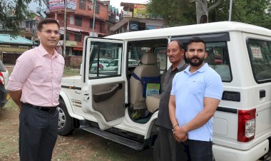 सार्वजनिक परिवहन व अन्य निर्धारित वाहनों में डस्टबिन रखना अनिवार्य: रोहित राठौर