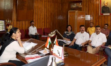 उपायुक्त की अध्यक्षता में हुई जिला सड़क सुरक्षा समिति की बैठक