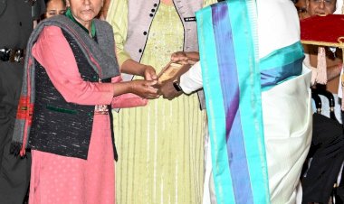 मुख्यमंत्री ने मरणोपरांत कीर्ति चक्र एवं शौर्य चक्र से सम्मानित वीर सपूतों को श्रद्धांजलि अर्पित की