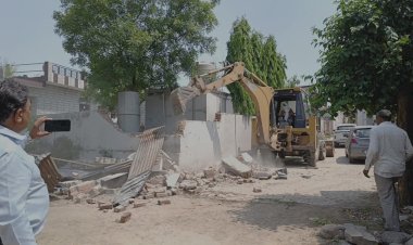 हिमाचल में नशा तस्कर की अवैध सम्पति पर चला बुलडोजर..