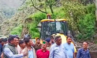 मंत्री जगत नेगी ने किया बाढ़ प्रभावित जगातखाना का दौरा