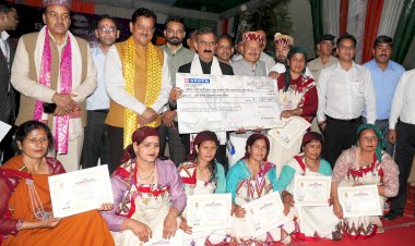 मुख्यमंत्री ने इंदिरा गांधी प्यारी बहना सुख सम्मान निधि की 2238 लाभार्थियों को एक करोड़ 71 हजार की सम्मान राशि जारी की