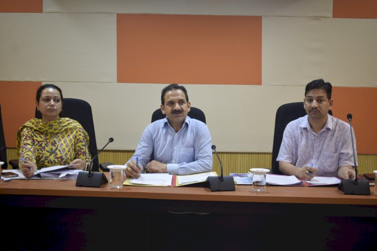 कांगड़ा जिला में 13 केंद्रों में होगी नीट परीक्षा : एडीसी